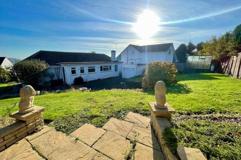 2 bedroom detached bungalow for sale, Livermead, Torquay