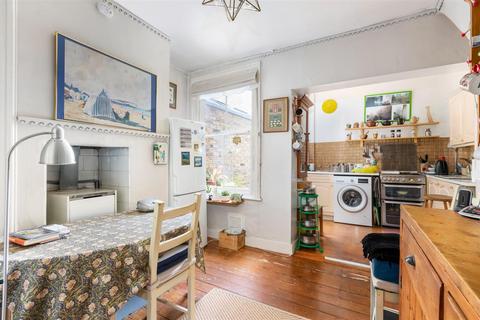 11 Richmond Avenue, London, SW20 8LA