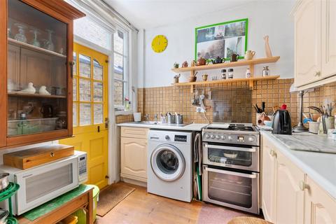 11 Richmond Avenue, London, SW20 8LA