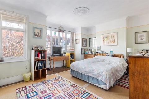 11 Richmond Avenue, London, SW20 8LA
