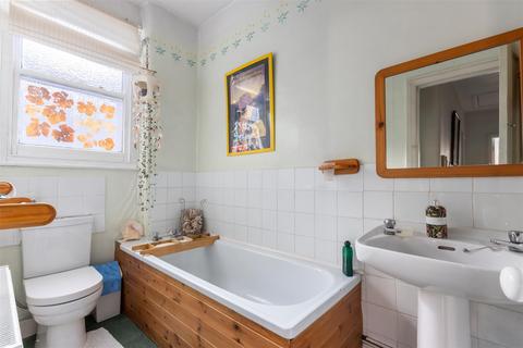 11 Richmond Avenue, London, SW20 8LA