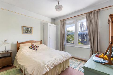 11 Richmond Avenue, London, SW20 8LA