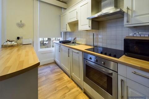 1 bedroom flat for sale, Trafalgar Square, Scarborough