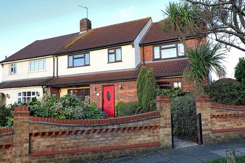 4 bedroom semi-detached house for sale, Deveron Way, Romford RM1