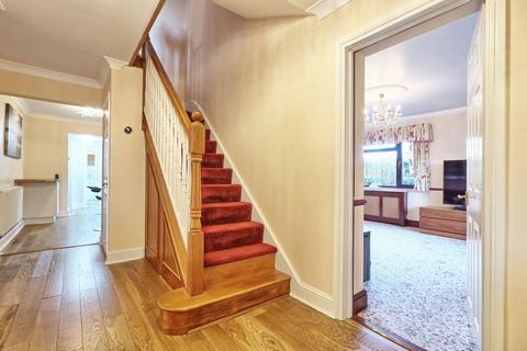 1 Deveron Way, Romford, RM1 4UL