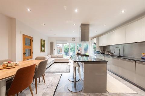 5 bedroom detached house for sale, Cannon Hill, London N14