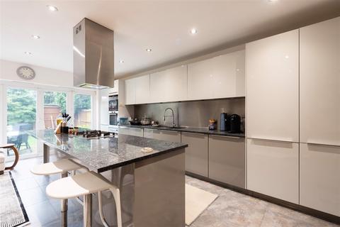 5 bedroom detached house for sale, Cannon Hill, London N14