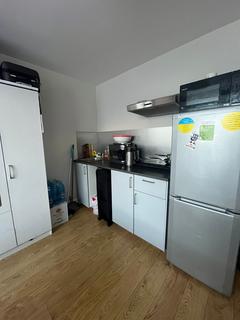 Studio to rent, Heath Road, Hounslow TW3