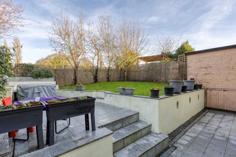 undefined, Weston Road, Stevenage, Hertfordshire, SG1
