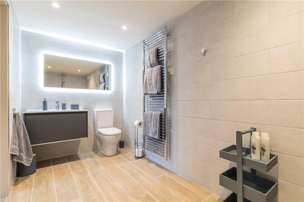 Annexe Shower Room