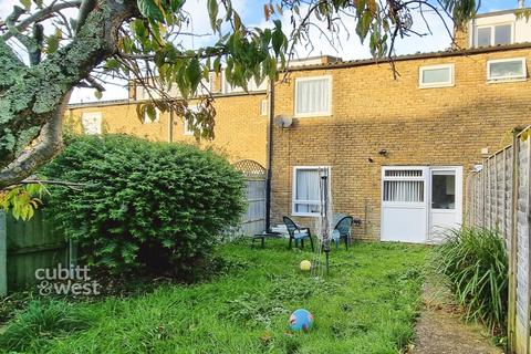 4 bedroom terraced house to rent, Winterbourne Road Chichester PO19