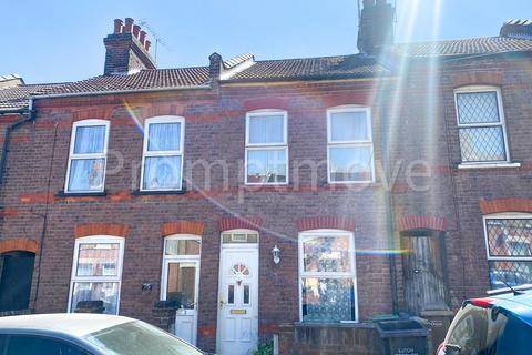 2 bedroom terraced house to rent, St.Peters Road Luton LU1 1PG