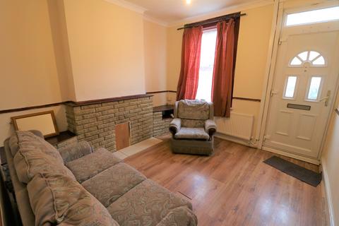 2 bedroom terraced house to rent, St.Peters Road Luton LU1 1PG