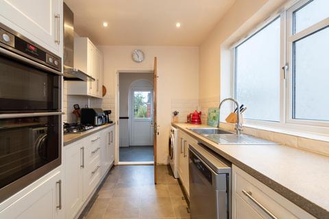 25 The Woodlands, London, N14 5RL