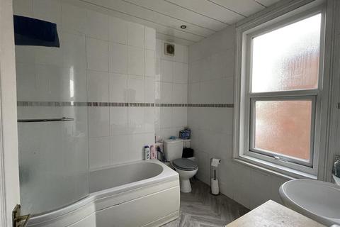 3 bedroom maisonette for sale, Dean Road, South Shields