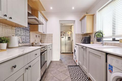 68 Purfleet Road, Aveley, South Ockendon, RM15 4DR
