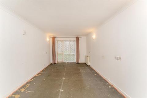 1 bedroom retirement property for sale, Gordon Hill, Enfield