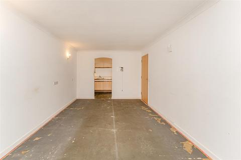 1 bedroom retirement property for sale, Gordon Hill, Enfield