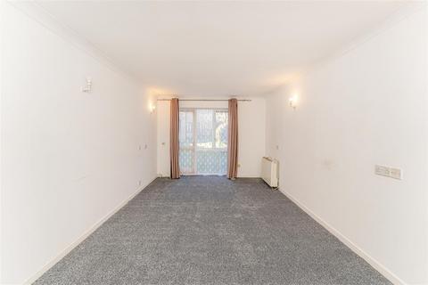 1 bedroom retirement property for sale, Gordon Hill, Enfield