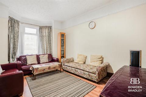 4 bedroom terraced house for sale, Brisbane Road, Ilford