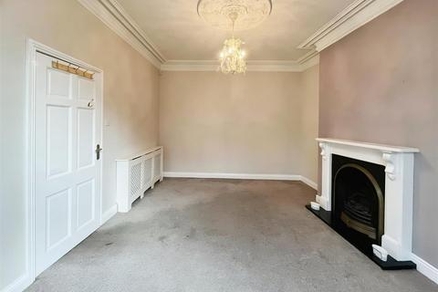 3 bedroom house to rent, Dean Road, South Shields