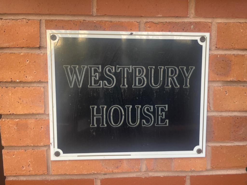 2.WESTBURY HOUSE.jpg