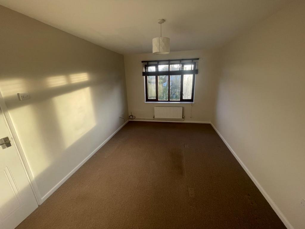 6.LIVING ROOM.jpg
