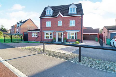 5 bedroom detached house for sale, Myrtle Way, Brough