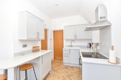 1 bedroom flat for sale, Elphinstone Road, Southsea, Hampshire