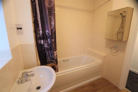 2 bedroom apartment to rent, Europa Gardens, Wolverhampton, WV10