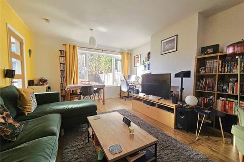 2 bedroom flat for sale, Faversham Road, London, SE6