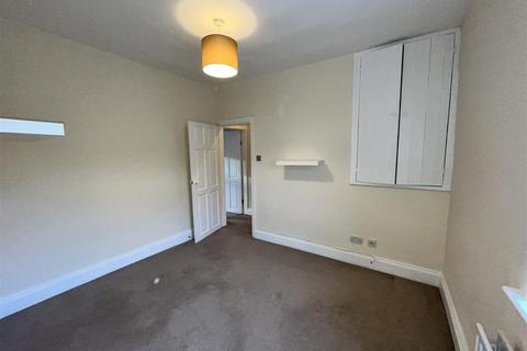 2 bedroom terraced house to rent, Victoria Street, Hyde SK14