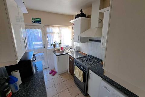 3 bedroom semi-detached house to rent, Tenby Road, Edgware, HA8