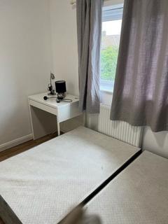 1 bedroom in a house share to rent, Gerards Close, Cambridge