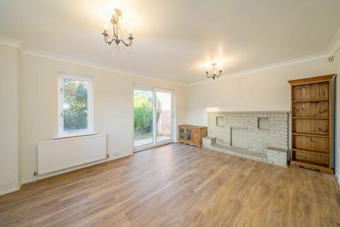 3 bedroom house to rent, Alpine Avenue, Surbiton KT5