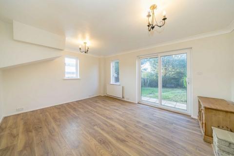 3 bedroom house to rent, Alpine Avenue, Surbiton KT5