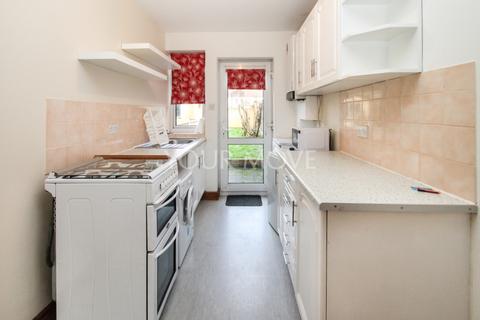 1 bedroom flat to rent, Somerset Gardens, Essex RM11