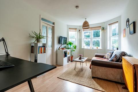 Flat 3, Cambridge Court, 110 Cotham Brow, Bristol, BS6 6AP
