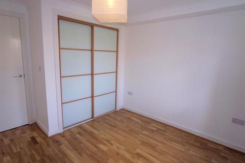 1 bedroom apartment to rent, Maybury Road, Woking, Surrey, GU21