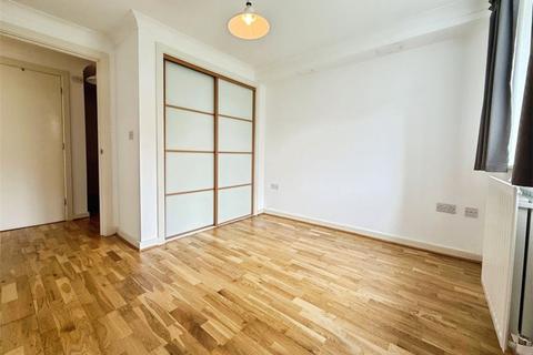 1 bedroom apartment to rent, Maybury Road, Woking, Surrey, GU21