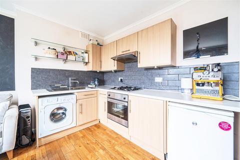 1 bedroom flat for sale, Ewell Road, Surbiton