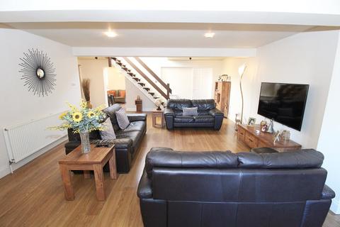 4 bedroom detached house for sale, Newbury Lane, Silsoe