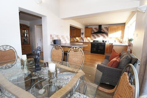 4 bedroom detached house for sale, Newbury Lane, Silsoe