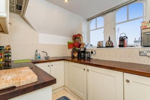 1 bedroom flat for sale, High Street, East Grinstead, RH19