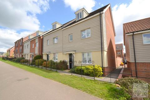 4 bedroom townhouse to rent, Sir Alfred Munnings Road, Norwich NR8