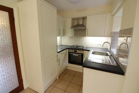 2 bedroom terraced house to rent, Wakefield Road, Denby Dale, Huddersfield