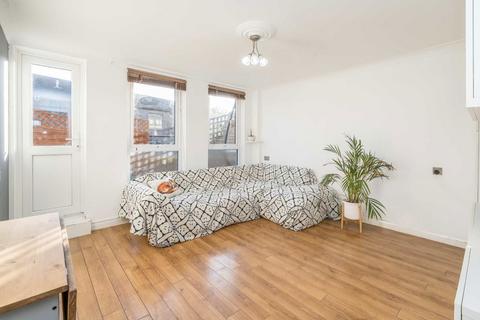 1 bedroom flat for sale, Marlborough Avenue, London E8