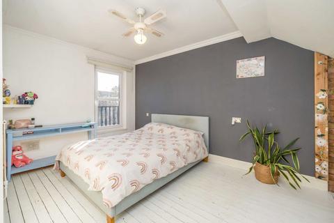 1 bedroom flat for sale, Marlborough Avenue, London E8