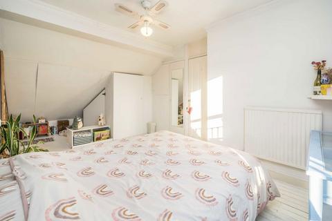 1 bedroom flat for sale, Marlborough Avenue, London E8