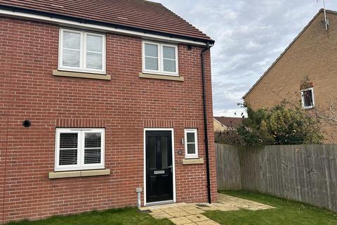 3 bedroom house to rent, Robson Avenue, Pocklington, York